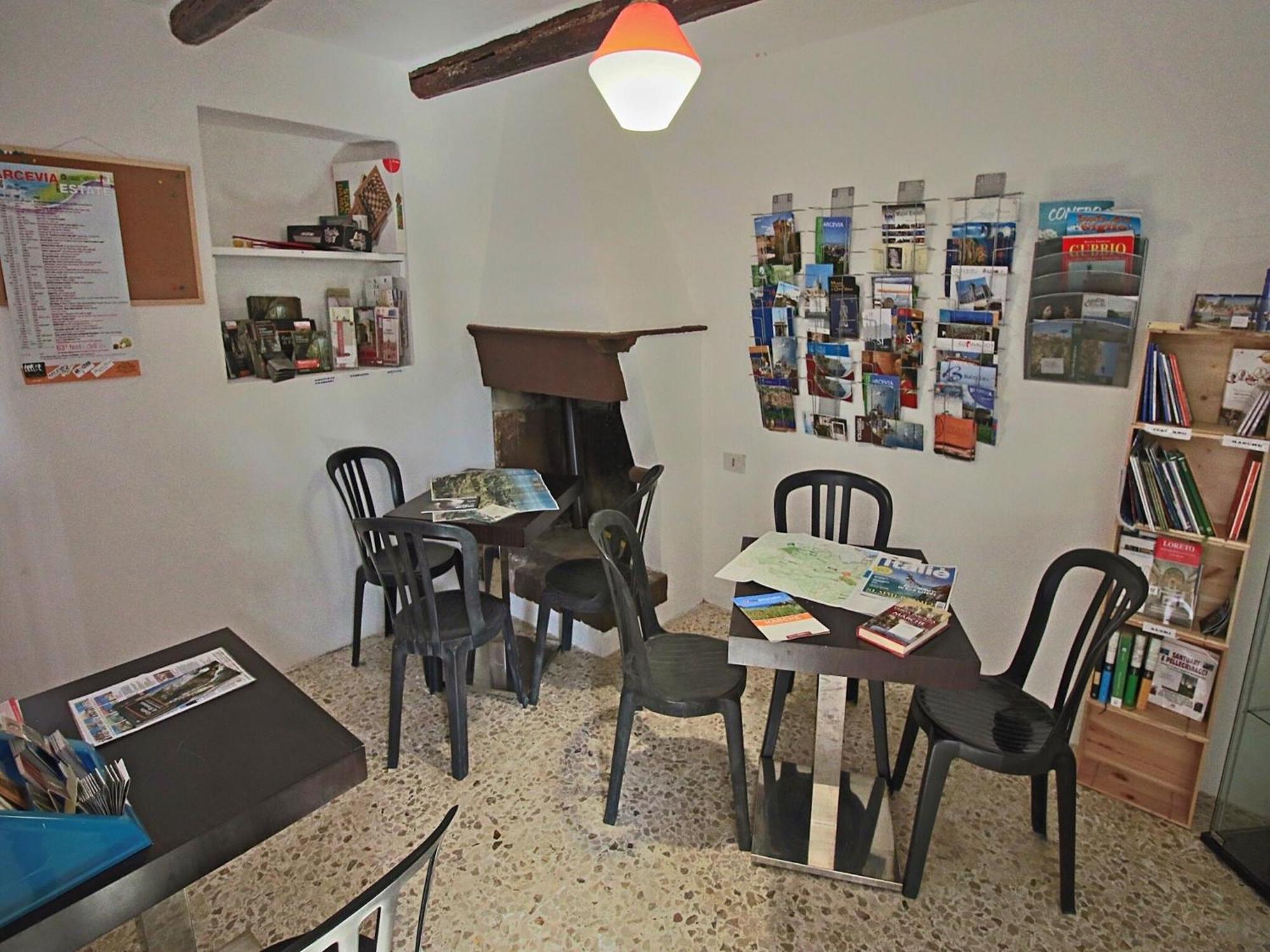Nice Flat In Arcevia With Swimming Pool Zewnętrze zdjęcie