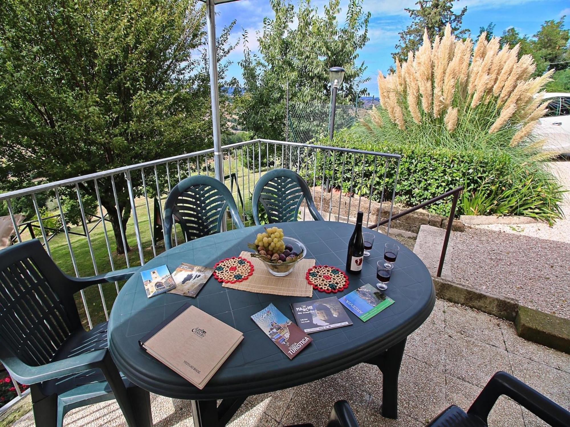 Nice Flat In Arcevia With Swimming Pool Zewnętrze zdjęcie