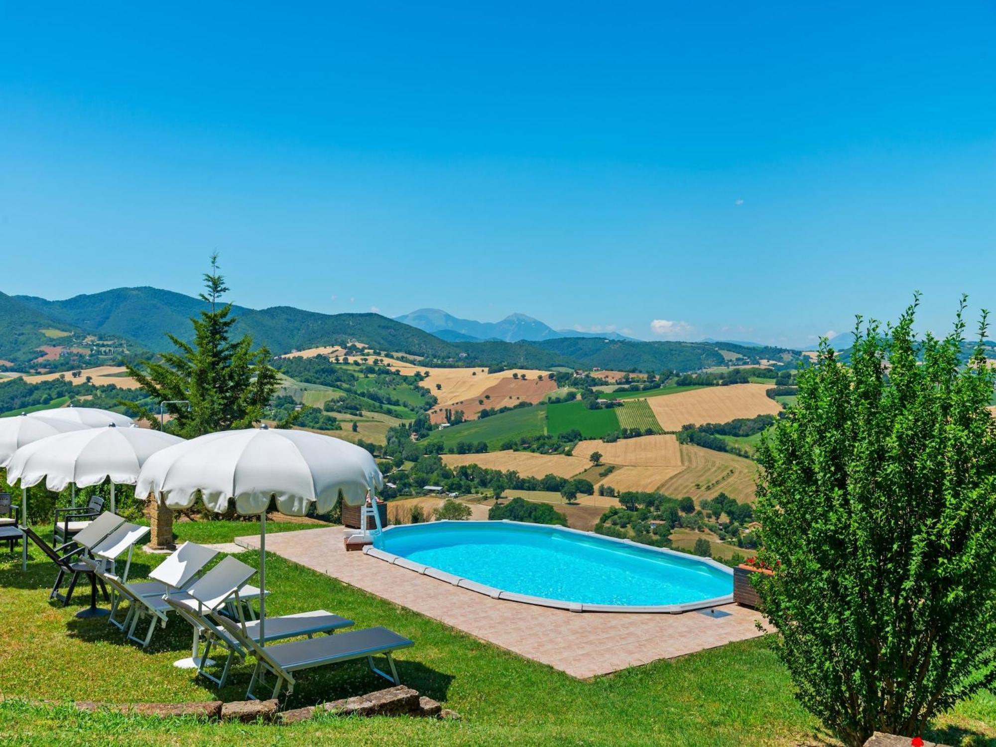 Nice Flat In Arcevia With Swimming Pool Zewnętrze zdjęcie