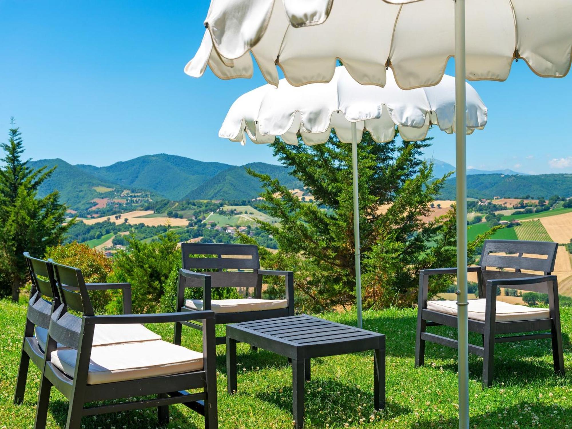 Nice Flat In Arcevia With Swimming Pool Zewnętrze zdjęcie